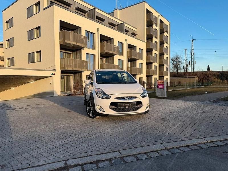 Gebraucht Hyundai ix20 116 PS (85 kW) 2014 Weiß Kleinwagen
