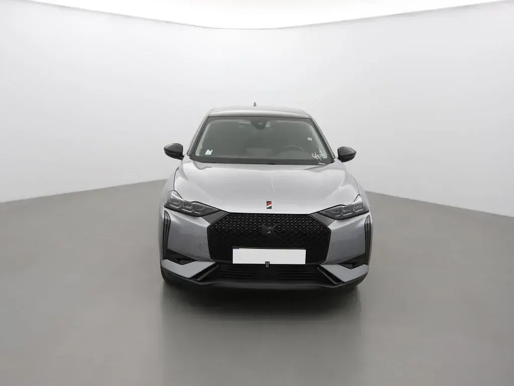 Gebraucht DS Automobiles DS3 Crossback Performance 133 PS (97 kW) 2024 Gris artense/toit no SUV