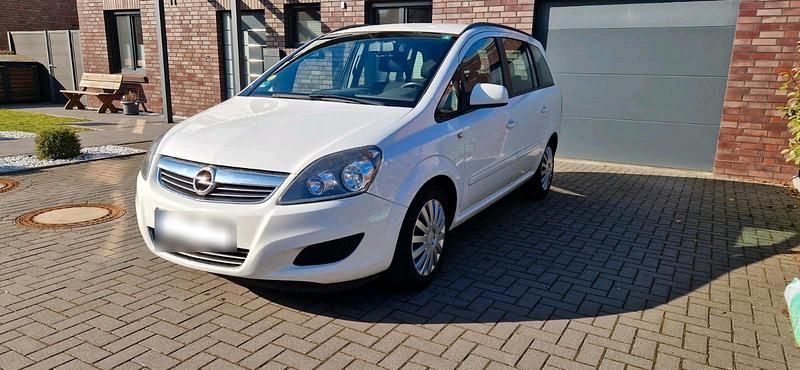 Gebraucht Opel Zafira 110 PS (80 kW) 2014 Weiß Van / Kleinbus