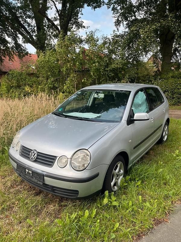 Silber Gebraucht 2003 VW Polo Kleinwagen | 2.000 € - Bild 1/4