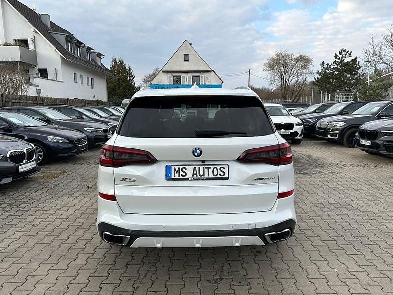 Gebraucht BMW X5 M Sport 286 PS (210 kW) 2022 Mineralweiß SUV
