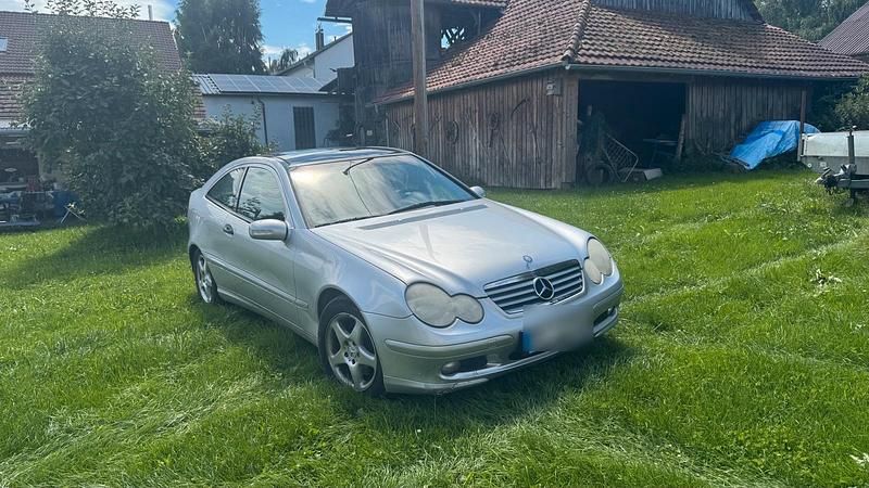 Silber Gebraucht 2001 Mercedes C230 Coupé | 1.300 € (Superpreis) - Bild 1/4