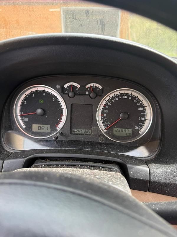 Usata VW Bora 103 CV (75 kW) 2004 Berlina