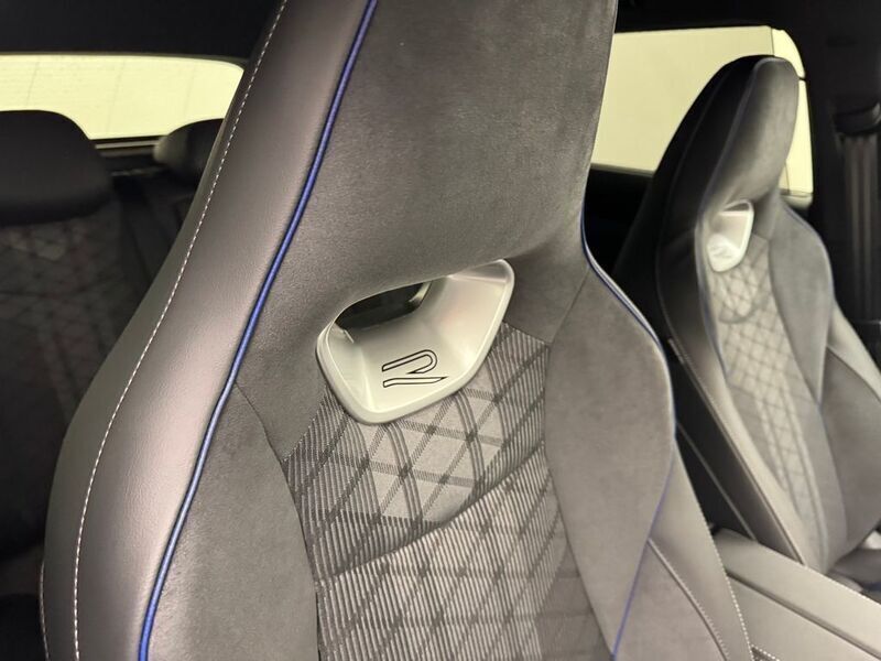 Neu VW Passat R-line 272 PS (200 kW) 2025 Grey metallic Kombi