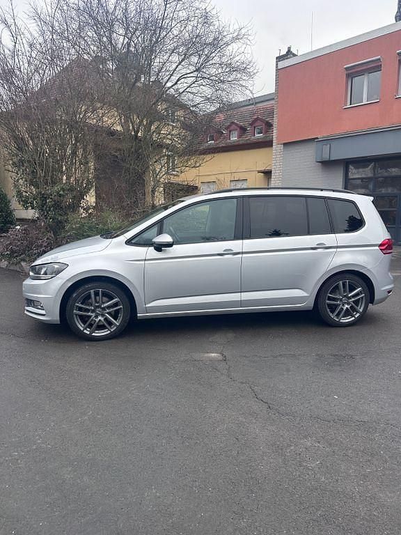 Gebraucht VW Touran Trendline 110 PS (80 kW) 2016 Grau Van / Kleinbus