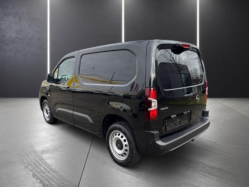 Neu Opel Combo 131 PS (96 kW) 2026 Schwarz Kombi