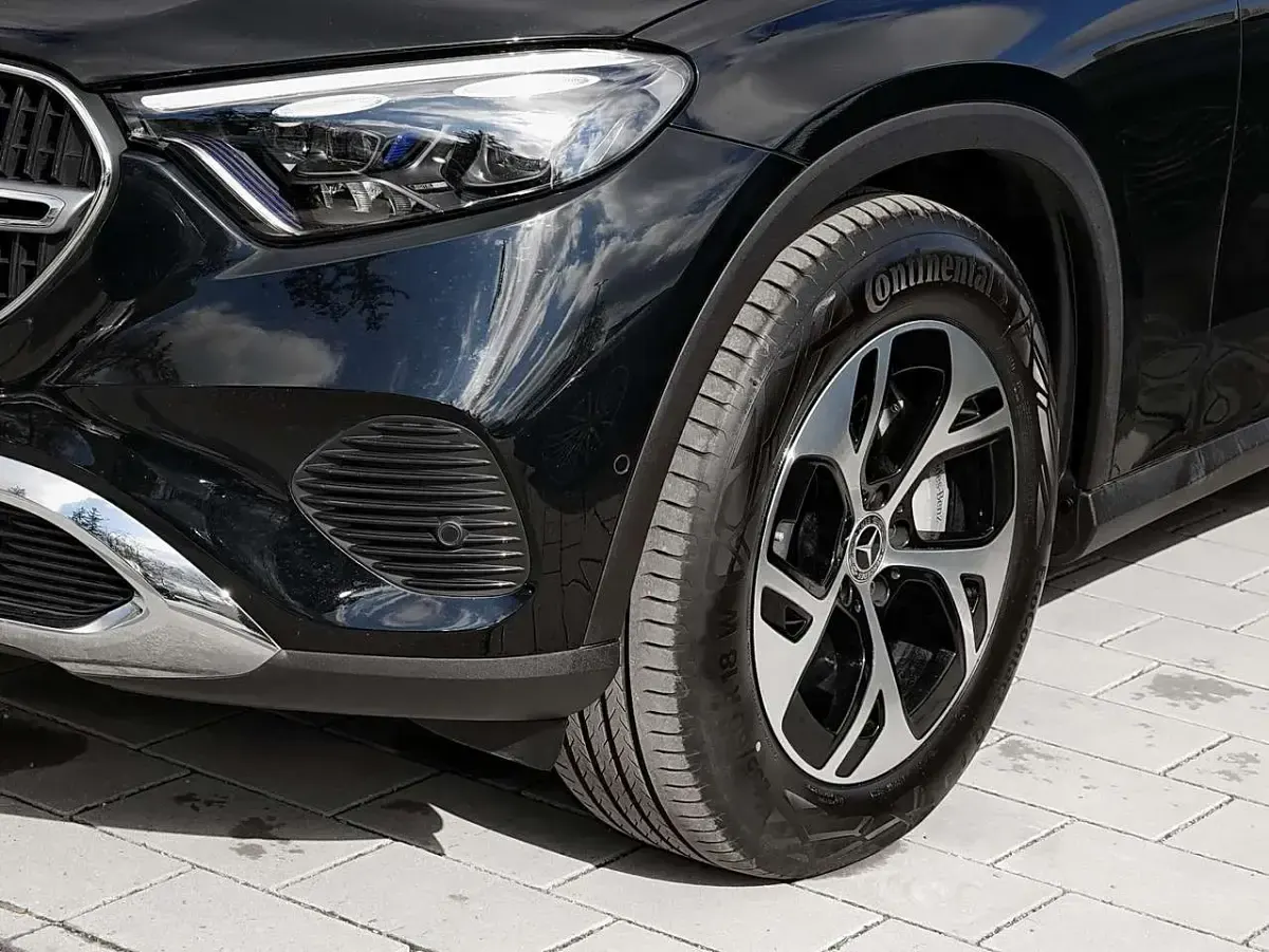 Gebraucht Mercedes GLC450 367 PS (269 kW) 2024 Unilack schwarz SUV