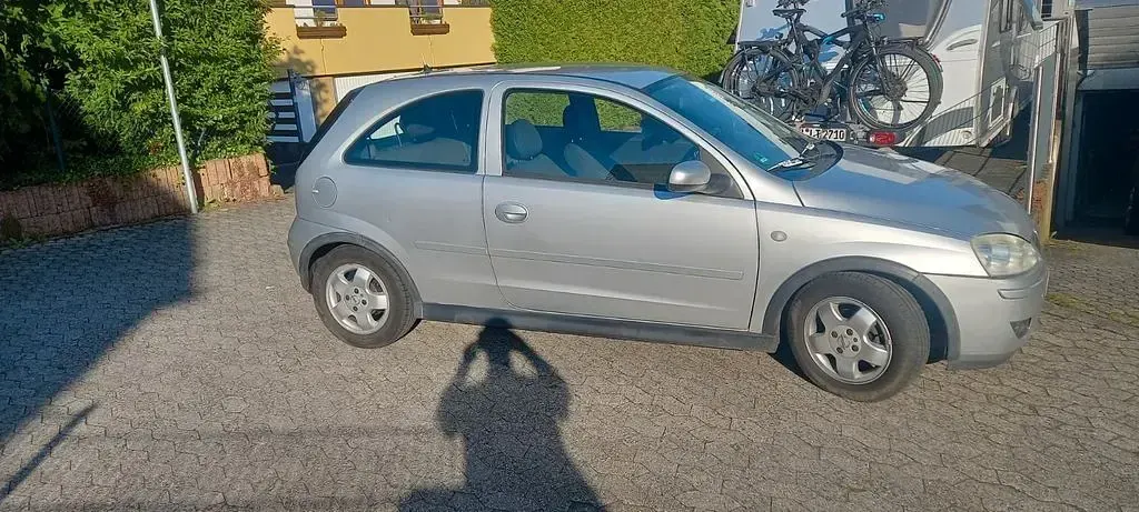 Gebraucht Opel Corsa Edition 80 PS (58 kW) 2005 Silber Kleinwagen