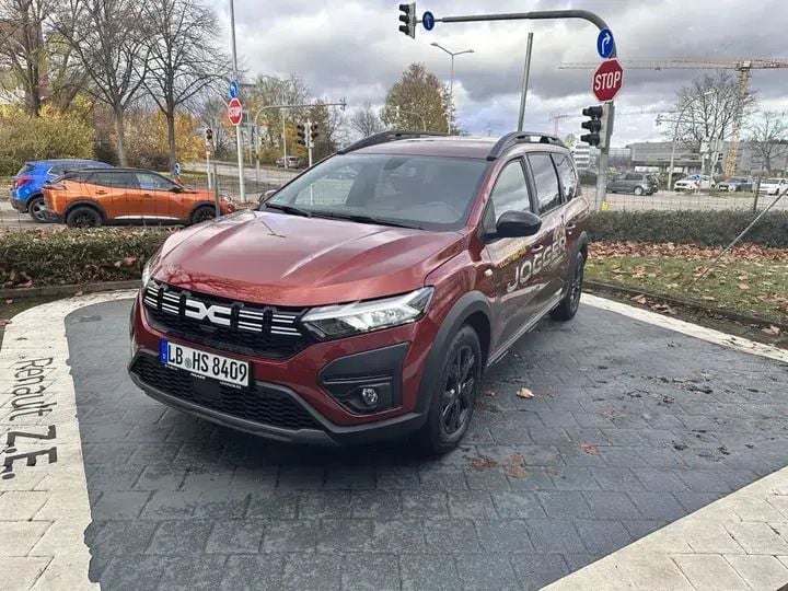 Gebraucht Dacia Jogger Extreme 141 PS (103 kW) 2023 Terracottabraun Van / Kleinbus