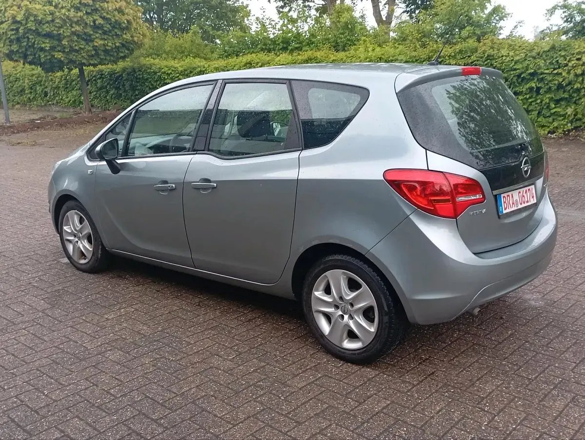 Gebraucht Opel Meriva 101 PS (74 kW) 2010 Van / Kleinbus