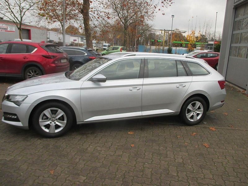 Gebraucht Skoda Superb Ambition 150 PS (110 kW) 2024 Silber Kombi