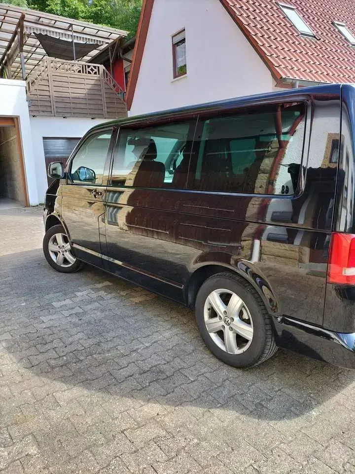 Gebraucht VW Multivan Comfortline 179 PS (131 kW) 2015 Schwarz Van / Kleinbus