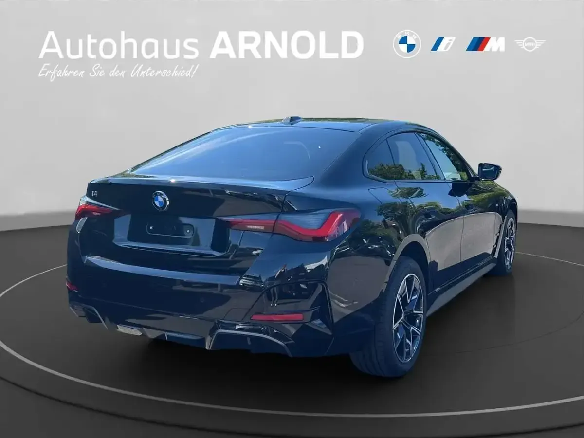 Neu BMW i4 M Sport 250 kW (340 PS) 2026 Black sapphire Limousine