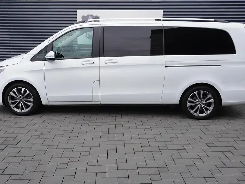 Gebraucht Mercedes V300 Edition 237 PS (174 kW) 2024 Bergkristallweiß metallic Van / Kleinbus