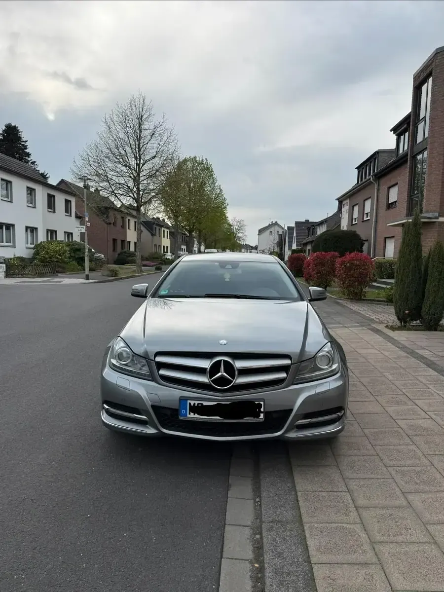 Gebraucht Mercedes C220 170 PS (125 kW) 2012 Grau Coupé