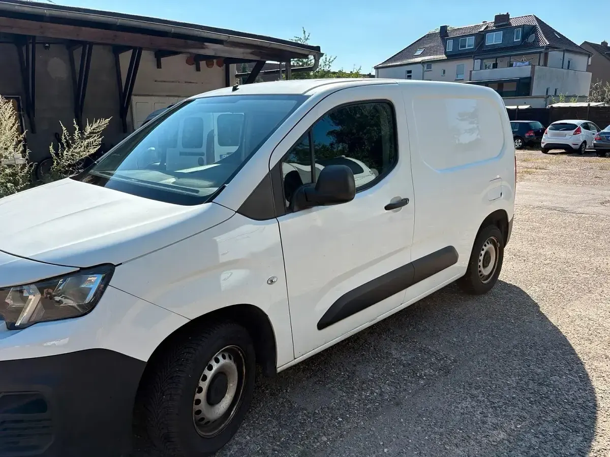 Gebraucht Peugeot Partner 75 PS (55 kW) 2019 Weiß Van / Kleinbus