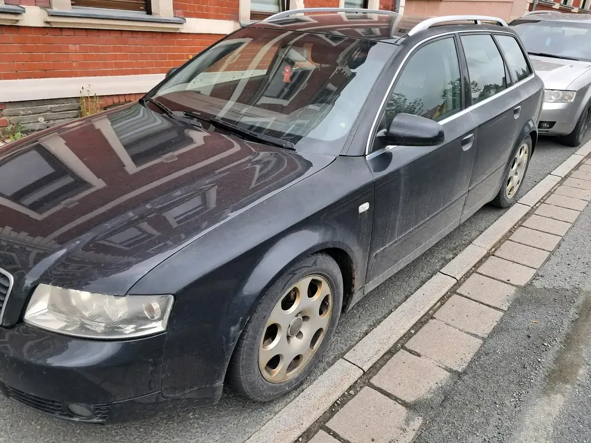 Gebraucht Audi A4 130 PS (95 kW) 2004 Schwarz Kombi