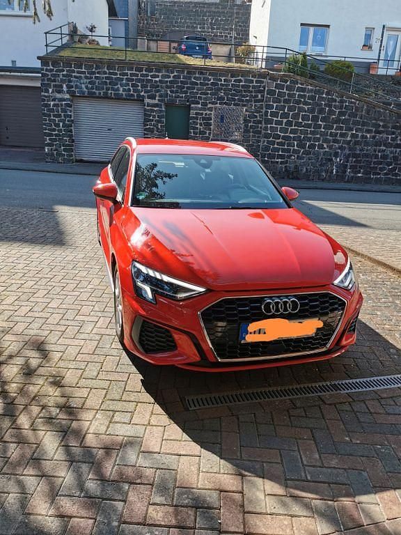 Gebraucht Audi A3 S-Line 116 PS (85 kW) 2020 Rot Limousine