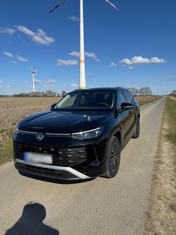 Gebraucht VW Tayron Life 150 PS (110 kW) 2025 Schwarz SUV