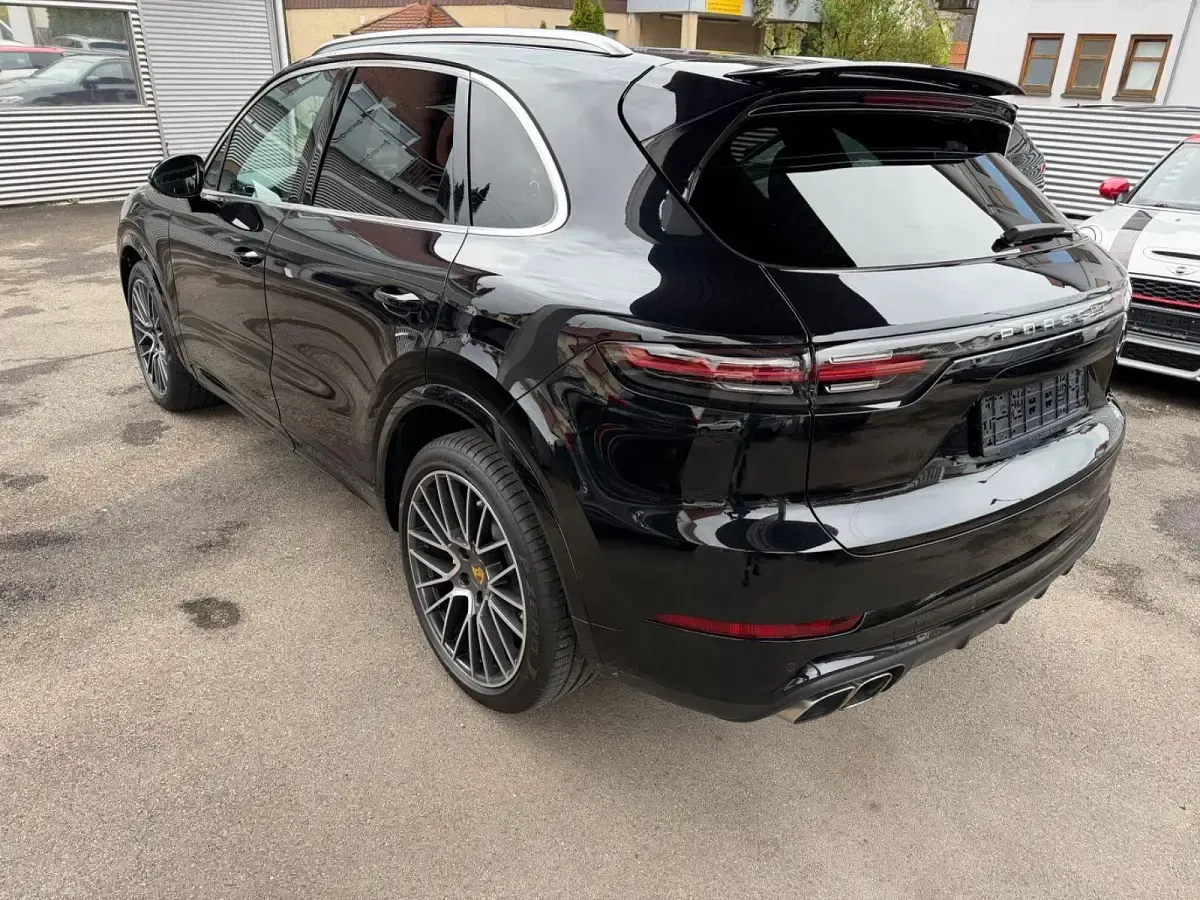 Gebraucht Porsche Cayenne Turbo 549 PS (403 kW) 2018 Schwarz SUV