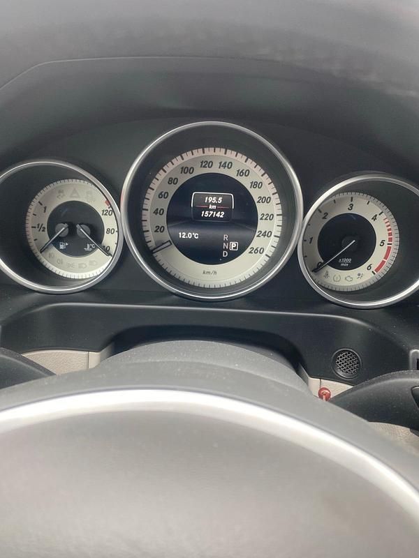 Gebraucht Mercedes E300 Avantgarde 231 PS (169 kW) 2015 Grau Limousine