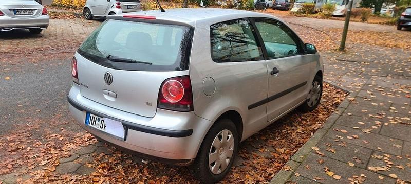 Schwarz Gebraucht 2005 VW Polo Basis Limousine | 2.850 € (Fairer Preis) - Bild 1/4