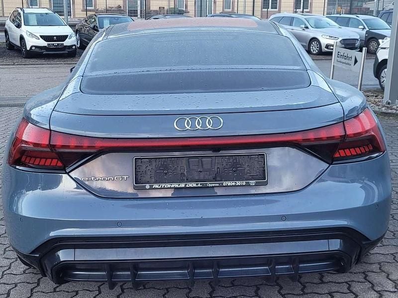 Second-hand Audi e-tron GT quattro Basis 350 kW (476 CP) 2022 Gri Berlinǎ