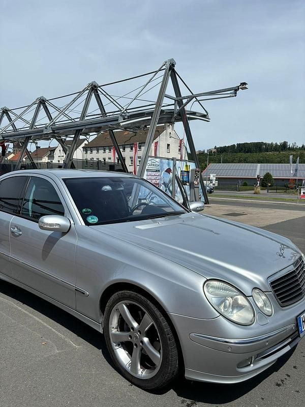 Gebraucht Mercedes E320 224 PS (164 kW) 2005 Grau Limousine