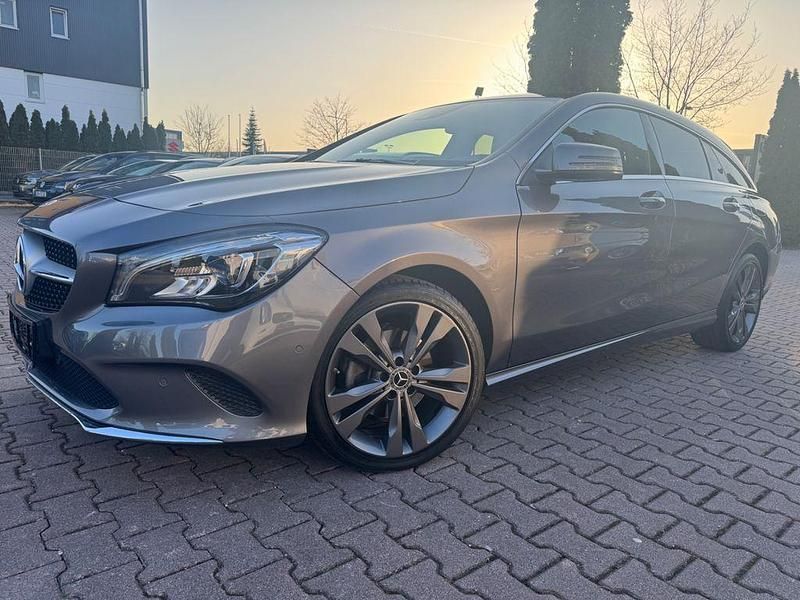 Gebraucht Mercedes CLA180 122 PS (89 kW) 2019 Grau Limousine