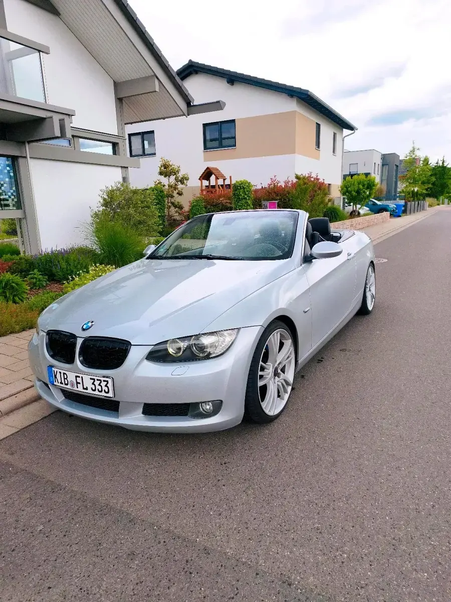 Gebraucht BMW 320 Cabriolet 170 PS (125 kW) 2010 Silber Cabrio
