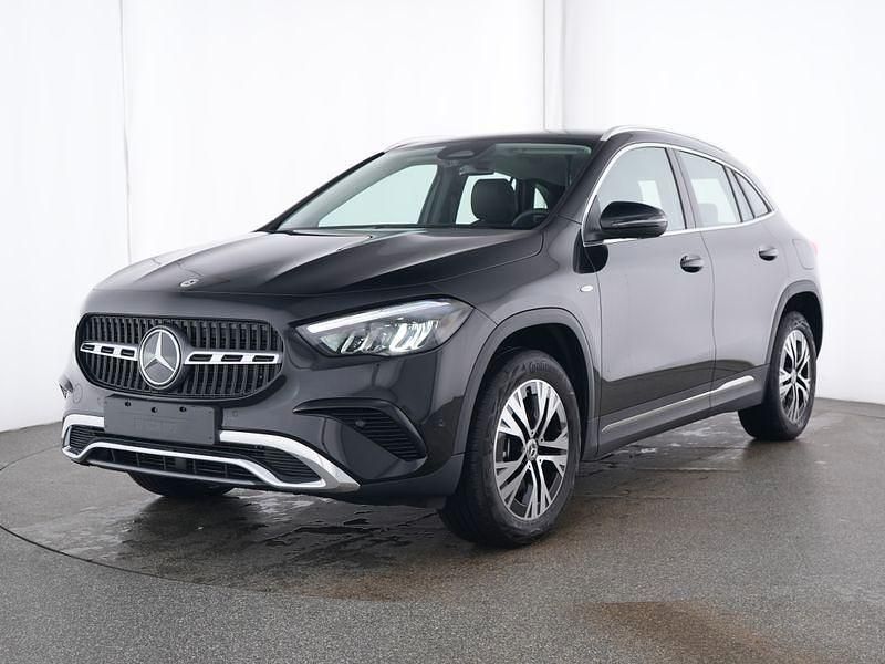 Metalliclack kosmosschwarz Gebraucht 2025 Mercedes GLA250 Advanced SUV | 41.210 € (Superpreis) - Bild 1/4