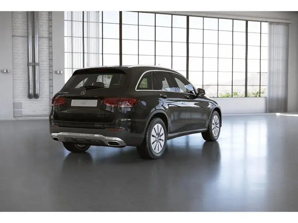 Gebraucht Mercedes GLC300de 194 PS (142 kW) 2020 Schwarz SUV