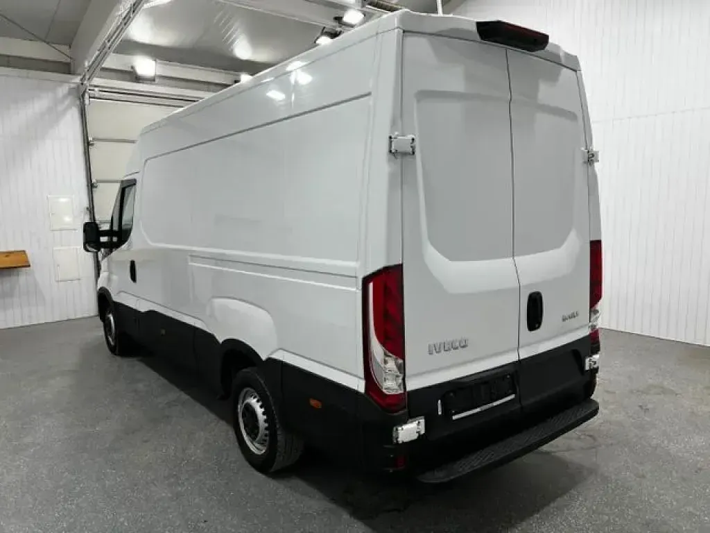 Gebraucht Iveco Daily 156 PS (114 kW) 2024 Bianco ic 194 (weiss) Van