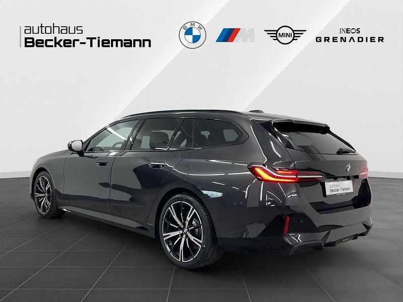 Neu BMW 520 Exclusive 197 PS (144 kW) 2026 Grau Kombi