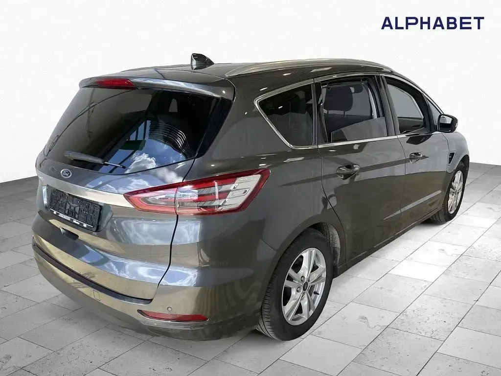 Gebraucht Ford S-MAX Titanium 150 PS (110 kW) 2022 Grau Van / Kleinbus
