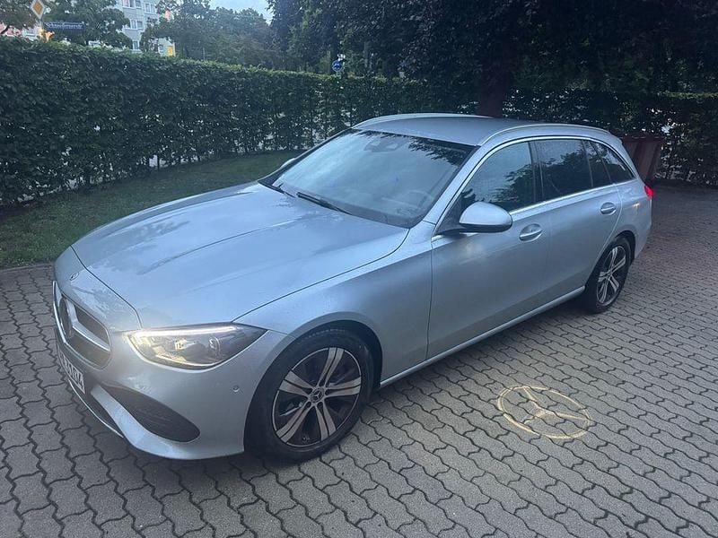 Silber Gebraucht 2022 Mercedes C300 Kombi | 32.499 € (Superpreis) - Bild 1/4