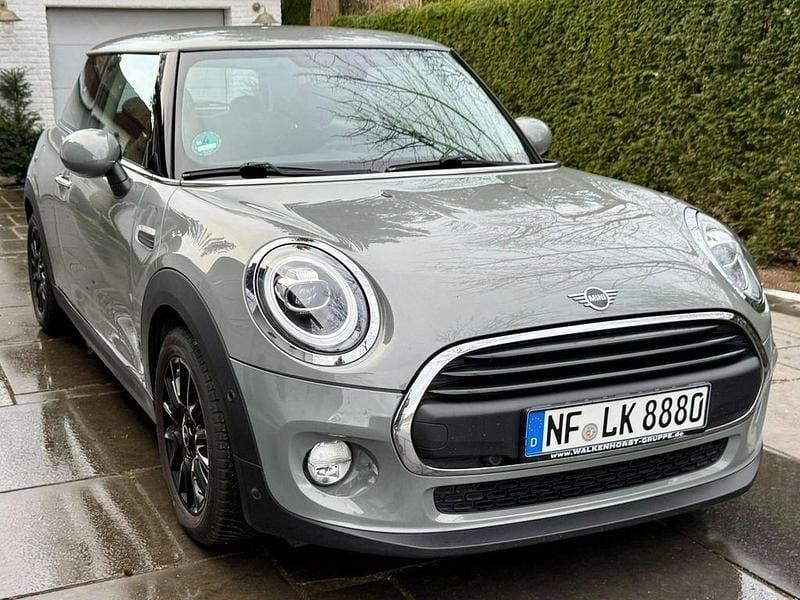 Grau Gebraucht 2018 Mini Cooper D Kleinwagen | 11.199 € (Guter Preis) - Bild 1/4