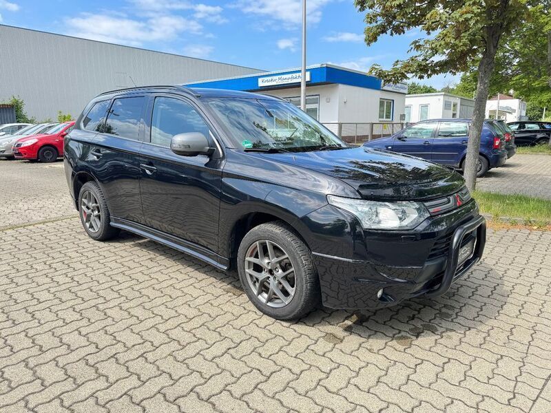 Gebraucht Mitsubishi Outlander Intense 150 PS (110 kW) 2013 Schwarz SUV