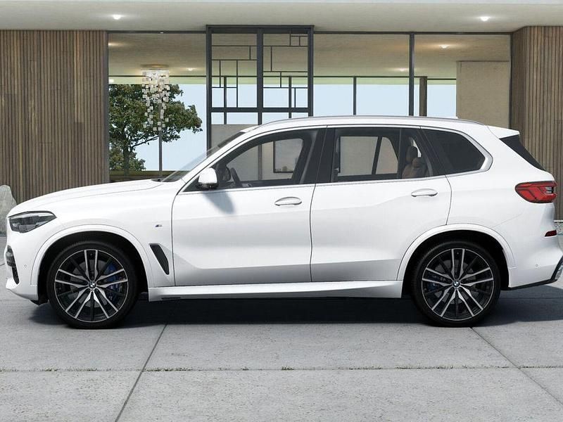 Gebraucht BMW X5 M Sport 286 PS (210 kW) 2022 Mineralweiß (weiß) SUV