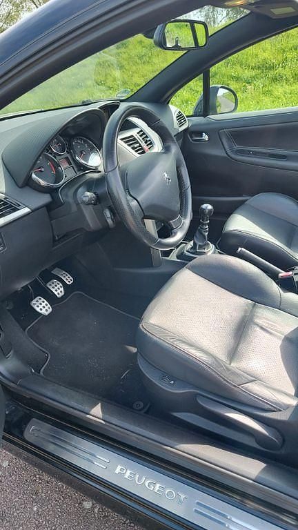 Gebraucht Peugeot 207 CC Allure 111 PS (81 kW) 2012 Schwarz Cabrio