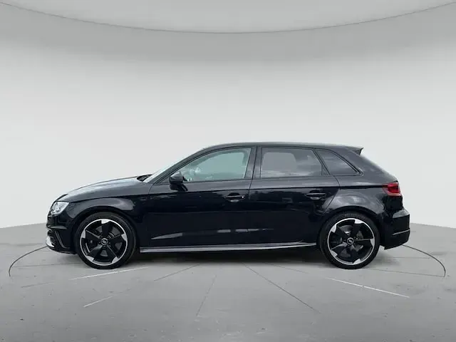 Gebraucht Audi S3 Design 300 PS (220 kW) 2015 Pantherschwarz kristalleffekt