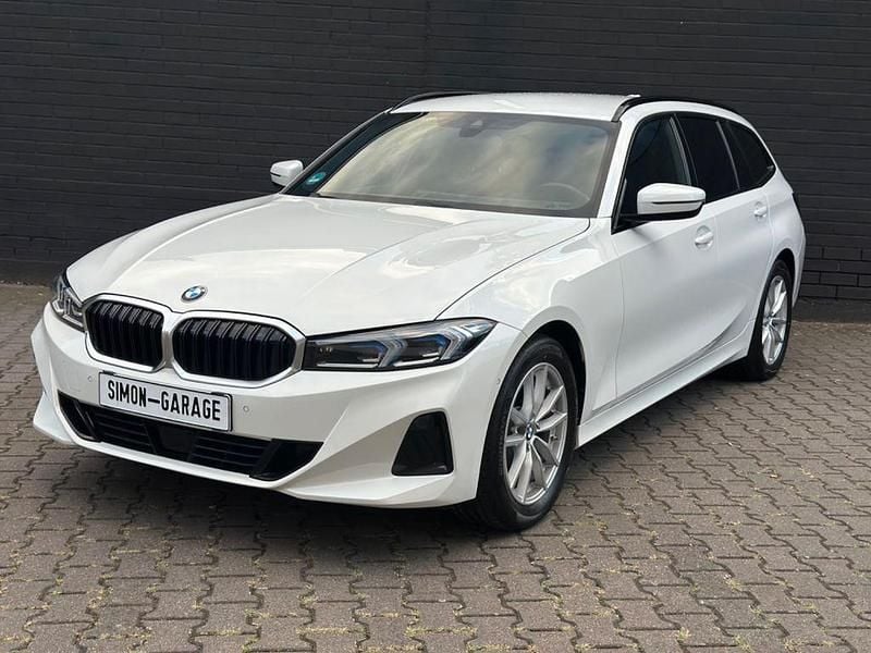 Weiß Gebraucht 2023 BMW 318 Sport Line Kombi | 27.000 € (Superpreis) - Bild 1/4
