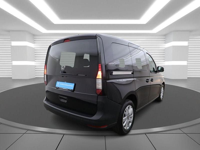 Gebraucht VW Caddy Basis 102 PS (75 kW) 2024 Deep black perleffekt, pearl effect Van / Kleinbus