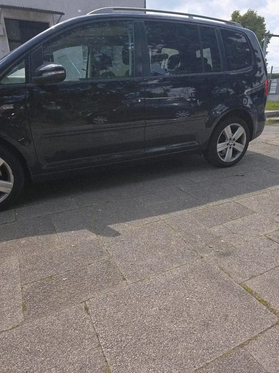 Gebraucht VW Touran 140 PS (102 kW) 2013 Schwarz Van / Kleinbus