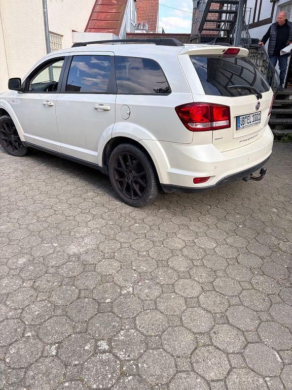 Second-hand Fiat Freemont Black Code 170 CP (125 kW) 2015 Alb SUV