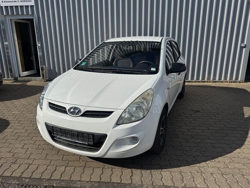 Weiß Gebraucht 2010 Hyundai i20 Classic Kleinwagen | 1.290 € (Fairer Preis) - Bild 1/4