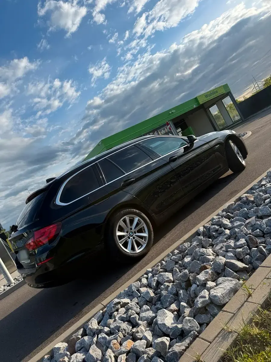 Gebraucht BMW 520 184 PS (135 kW) 2012 Schwarz Kombi