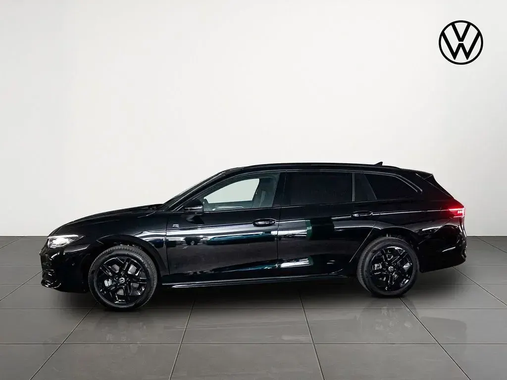 Gebraucht VW Passat R-line 193 PS (141 kW) 2026 Schwarz Kombi