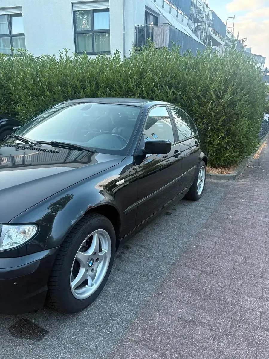 Gebraucht BMW 316 116 PS (85 kW) 2003 Schwarz Limousine