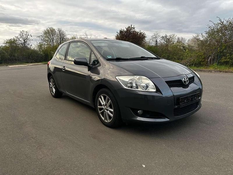 Gebraucht Toyota Auris Life 101 PS (74 kW) 2009 Grey metallic Kleinwagen